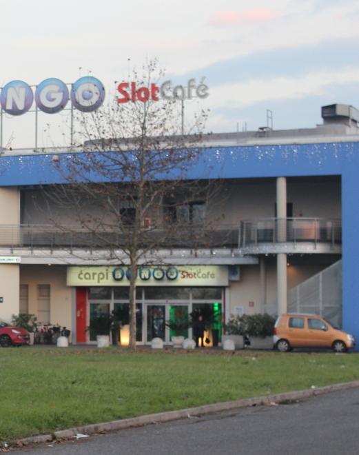 Documenti falsi per entrare in discoteca 