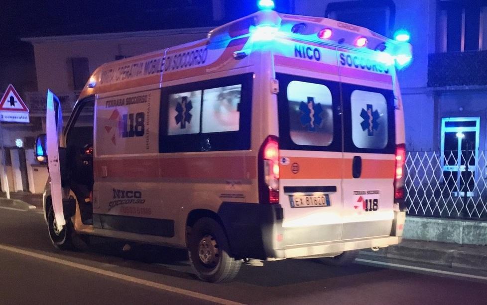 Muore a 54 anni colpito da un infarto mentre passeggia