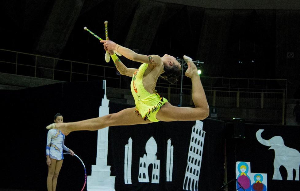 Ginnastica ritmica la Cierre fa il pienone per il saggio di Natale 