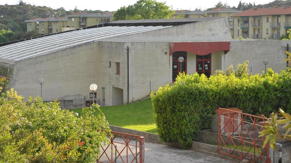 Comune multato dal fisco per colpa della piscina