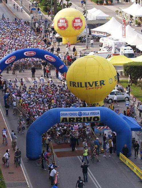 La Granfondo scalda i... pedali 