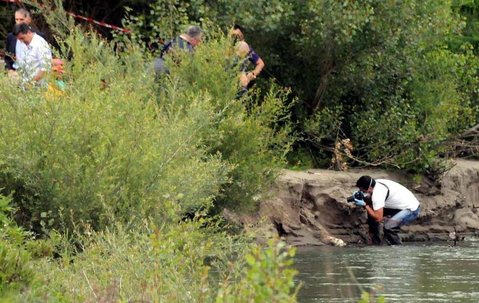 Senza nome il cadavere nel Magra 