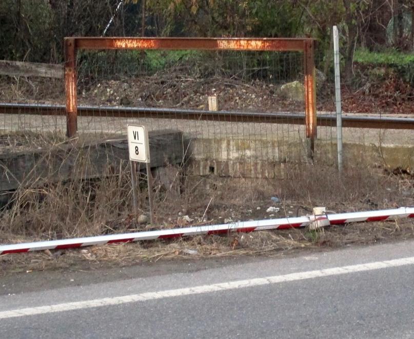 Abbatte passaggio a livello: preso 