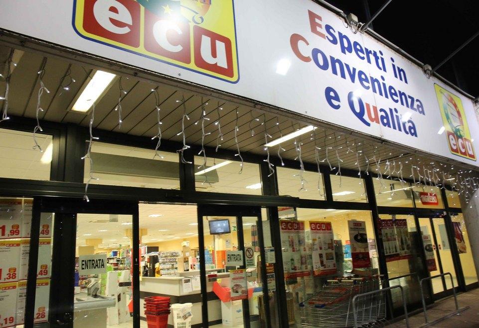 Rapina all’Ecu con pistola e coltello 