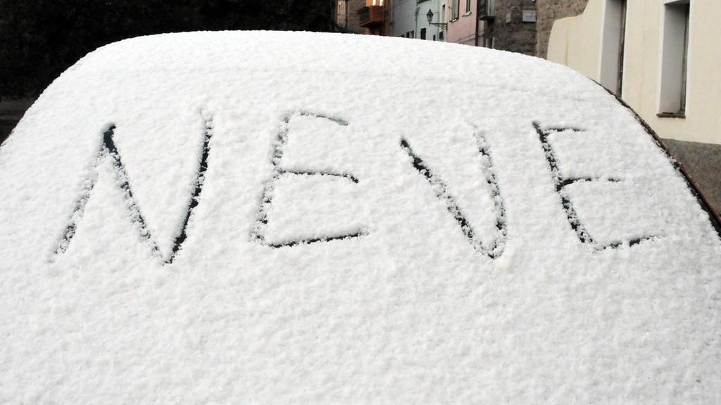Primi fiocchi di neve in Sardegna, stanotte a Fonni meno 10 gradi
