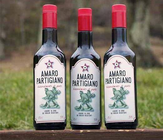Le prime bottiglie "test" dell'Amaro Partigiano