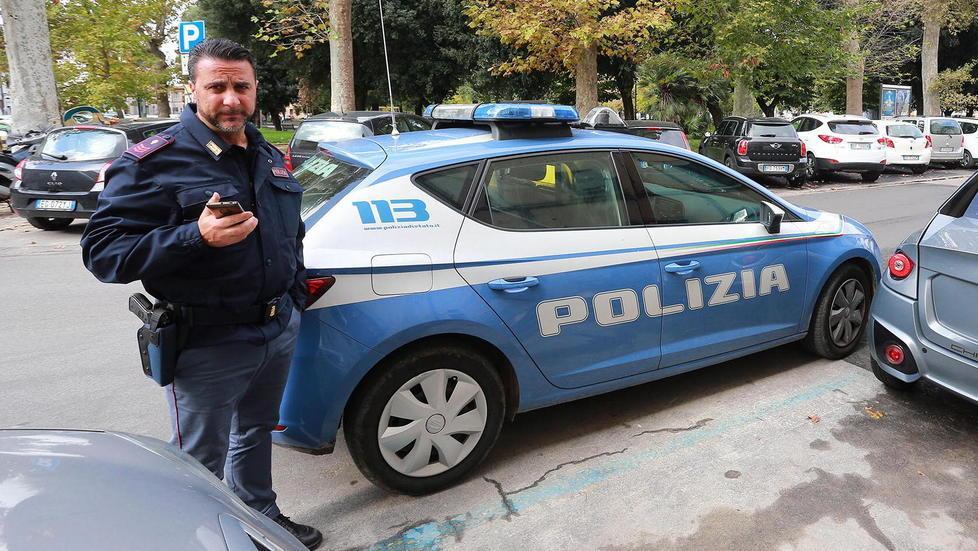 Ruba borse e le vende su ebay arrestata una guardia giurata 