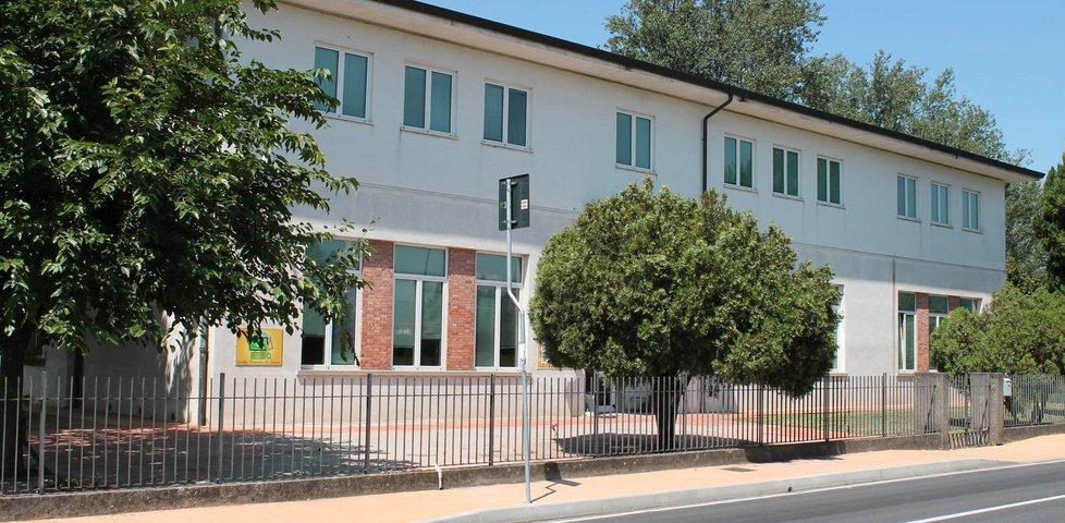 Caos trasferimenti Protestano i genitori di Tassignano 