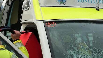Muore sulle scale donna di 81 anni l’ha trovata la vicina di casa