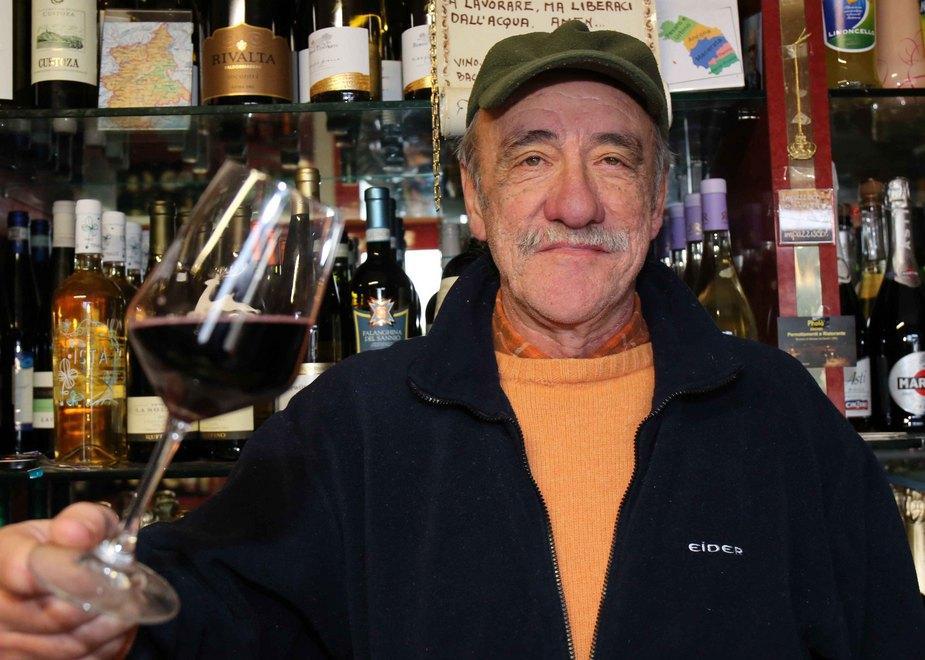 «Basta con i numeri ora vendo solo vino» 