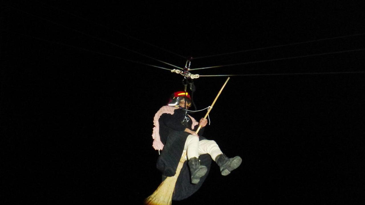 La Befana dei vigili del fuoco a Cascina