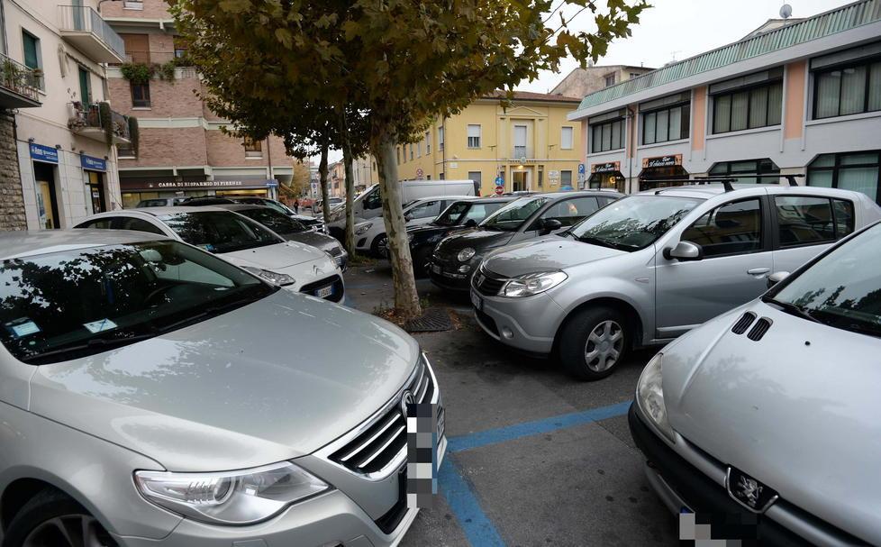 Ore di sosta gratis “regalate” ai negozi 