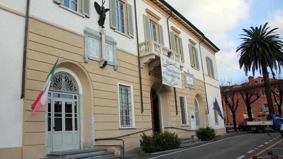 Il Comune di Massarosa perde 300mila euro all’anno