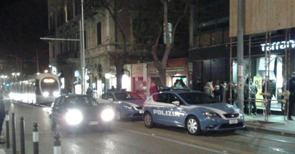 Ruba in un negozio, denunciato 