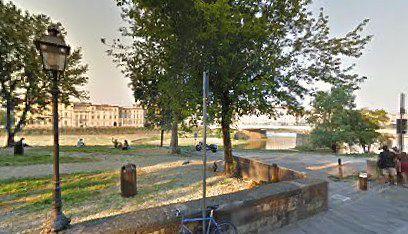 I giardini del lungarno Santa Rosa a Firenze