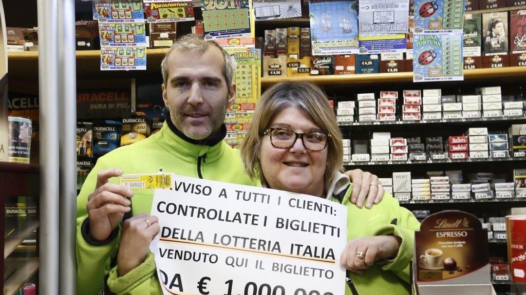 I fratelli Andrea e Catia Niccolai nella ricevitoria di via Giotto alla Leccia