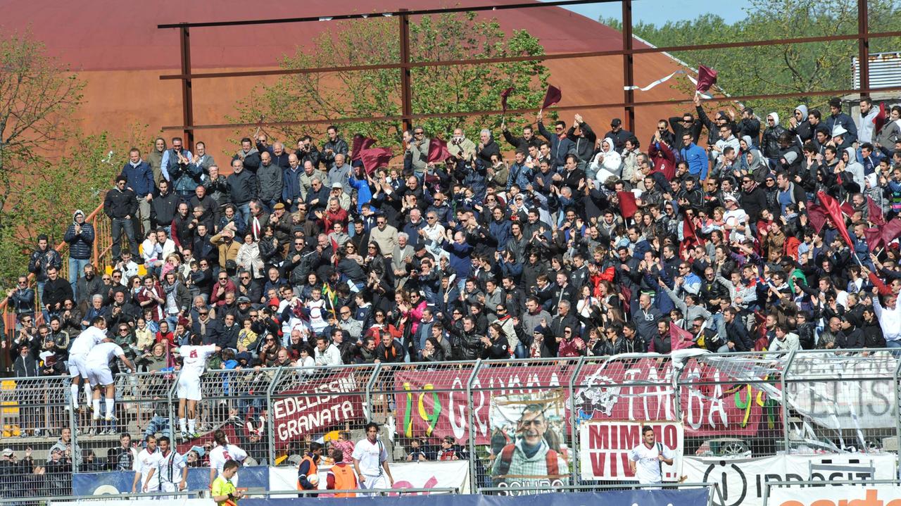 La gradinata del Mannucci colma di tifosi