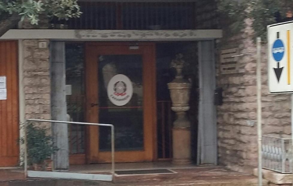 Nuove insegne agli uffici della Forestale 