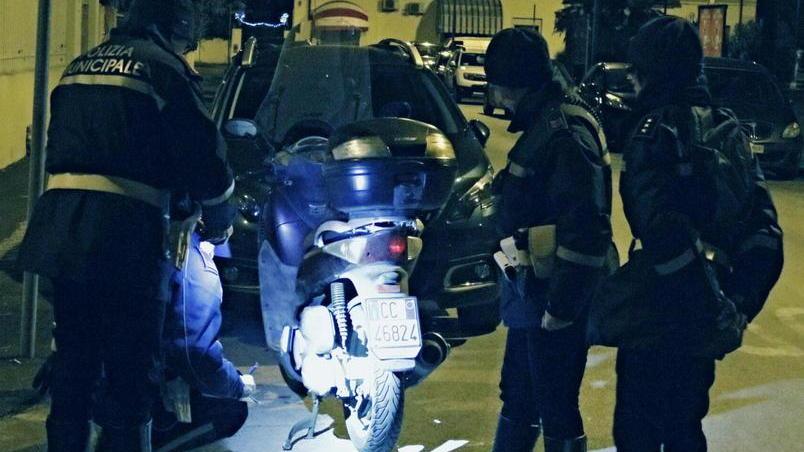 Scontro fra scooter, tre feriti
