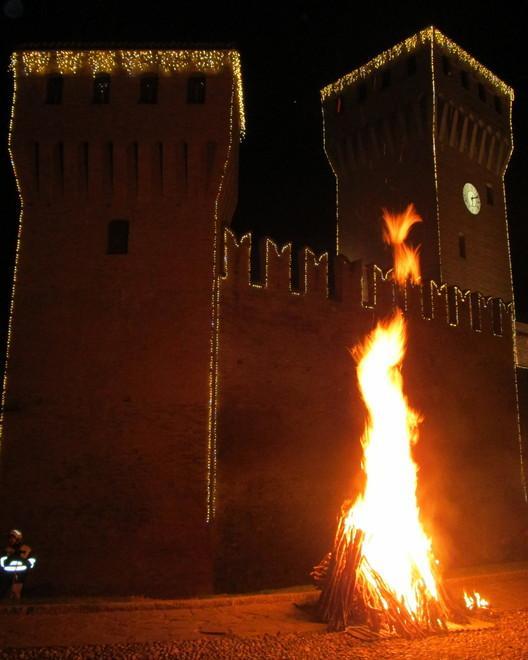 Cento bimbi a caccia di dolci nel Castello
