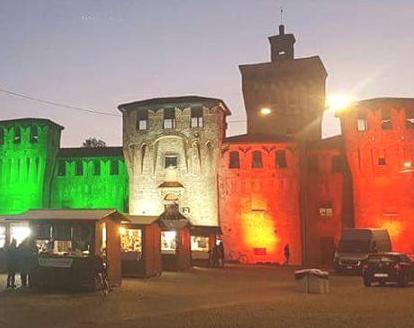La Rocca si accende con i colori della bandiera
