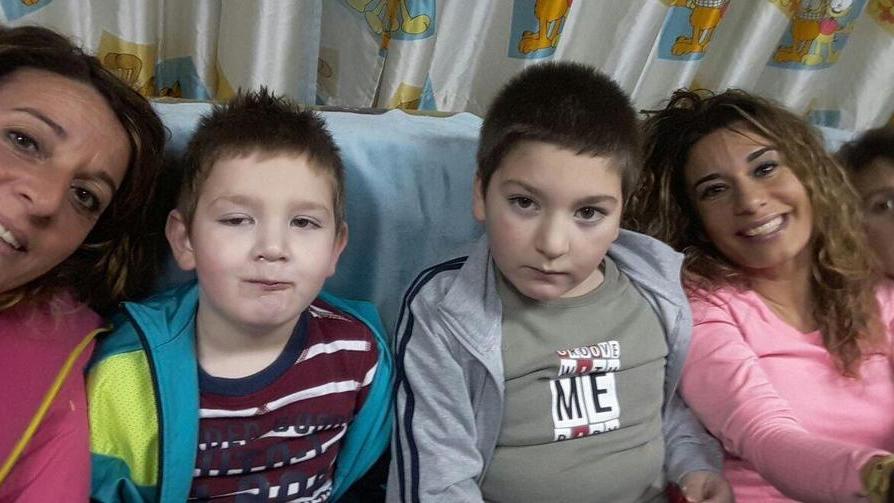 Natale negli orfanotrofi con regali per i bambini