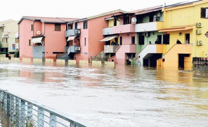 Un'immagine dell'alluvione a Olbia nel 2013