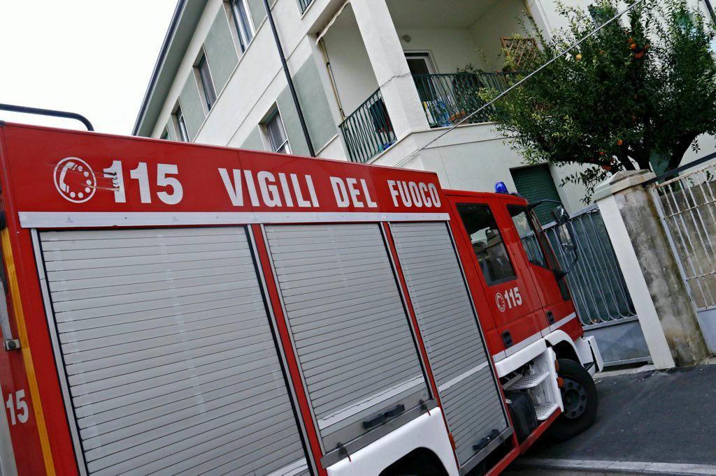I vigili del fuoco sul posto (Marzi/Pentafoto)