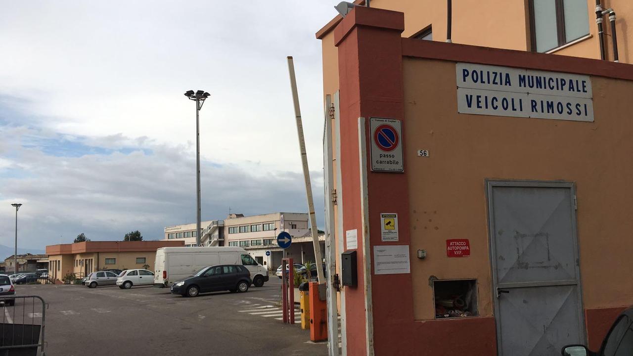 Il deposito della polizia municipale di Cagliari
