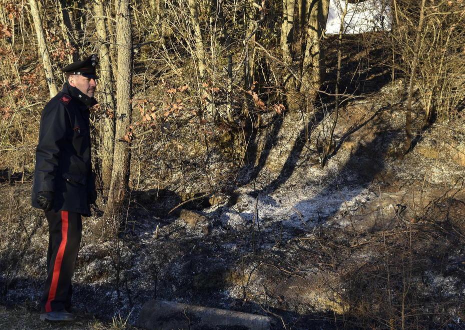 Cacciatore muore arso vivo nel bosco 