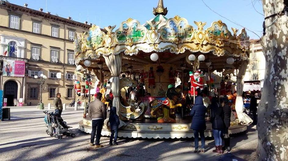 Raccolte 1.600 firme per chiedere di lasciare la giostra in piazza 