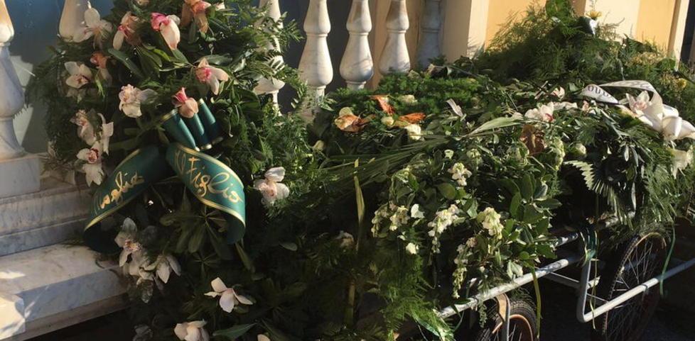 Arrivano al cimitero ma la salma non c’è 