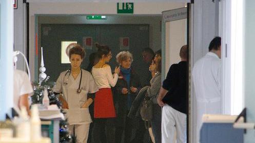 Ruba cellulare a una paziente Scoperto, è riuscito a fuggire