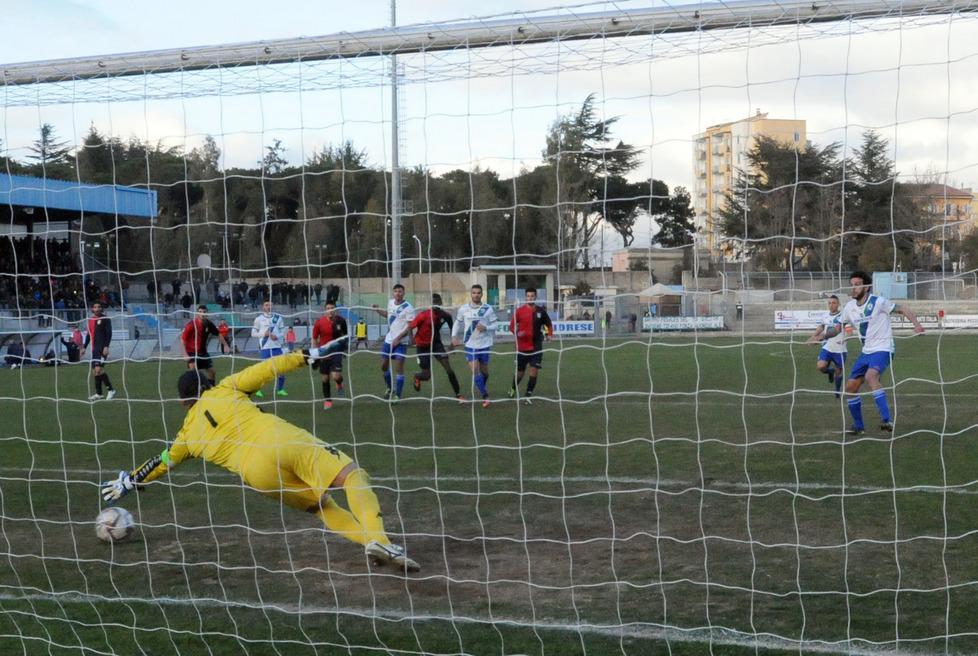 Derby con la Nuorese, un rigore di Molino fa piangere la Torres 