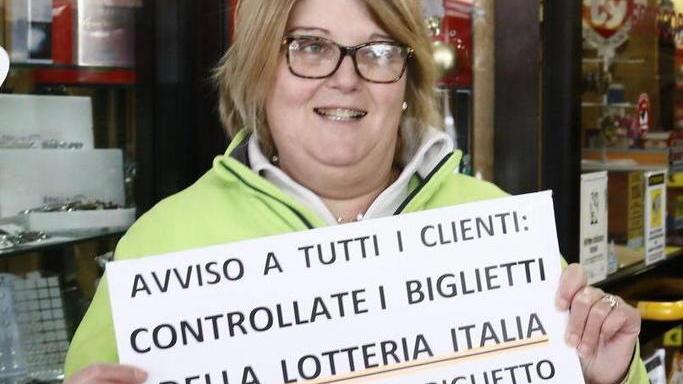 Lotteria Italia «Caro vincitore, facci uno squillo»