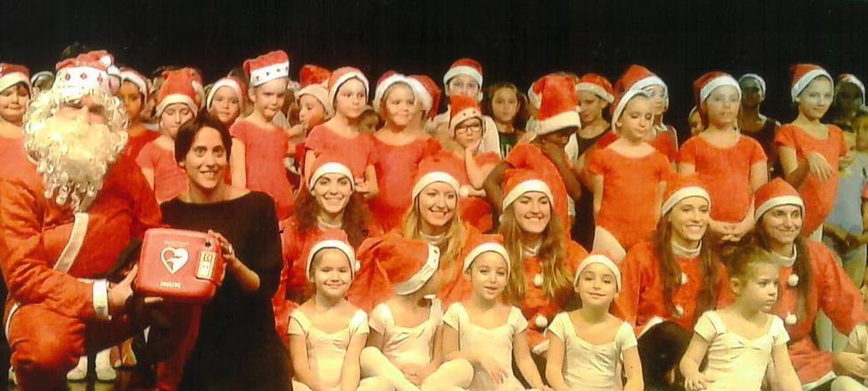 Un defibrillatore alla scuola La Rondine Danza