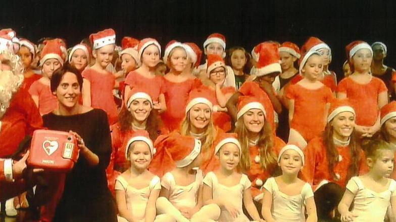 Un defibrillatore alla scuola La Rondine Danza