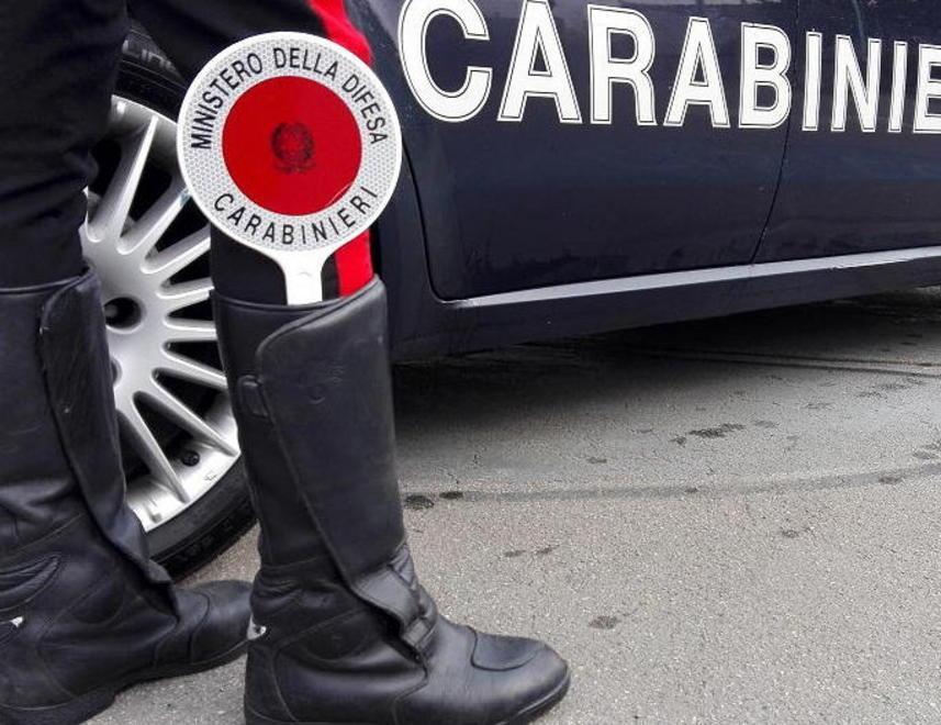 Rapina un conoscente e gli ruba l’auto: denunciato