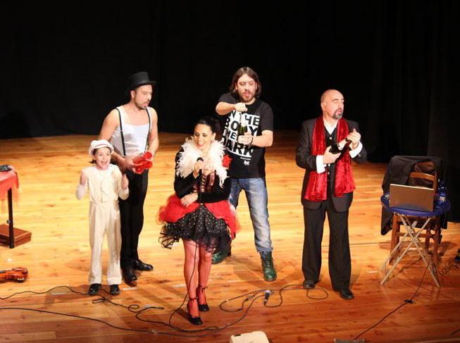 Al Teatro delle Sfide stasera va in scena “Dark Blue Monday” 
