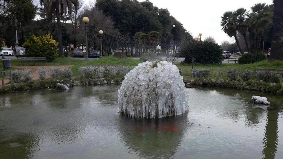 La fontana è un lampadario di Swaroski