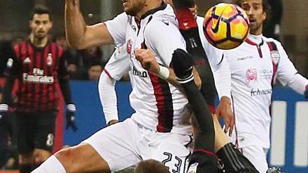 Cagliari beffato dal Milan all’88’