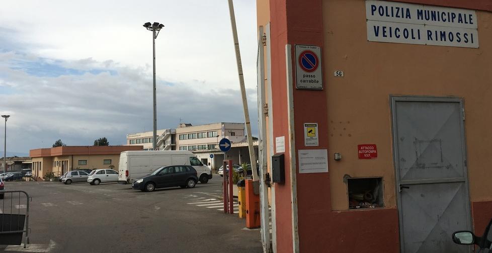 Trovato senza vita nel deposito Giallo sulla morte di un uomo 