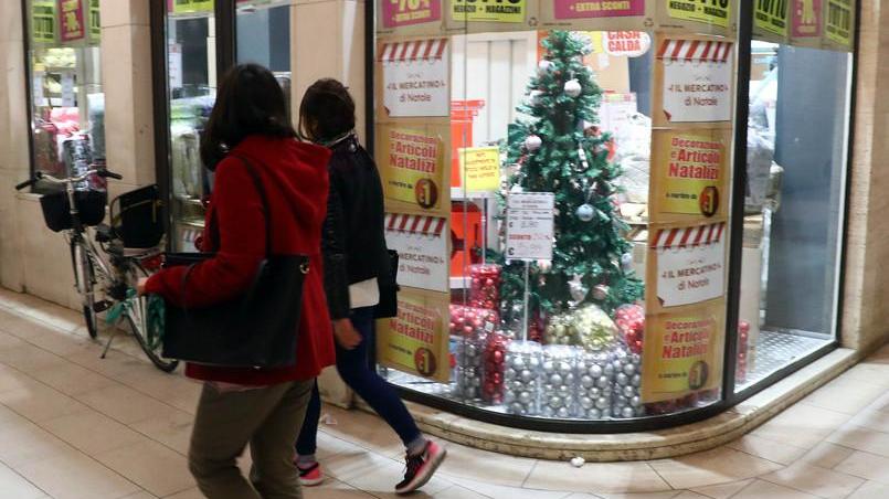 Commercio, vendite in flessione