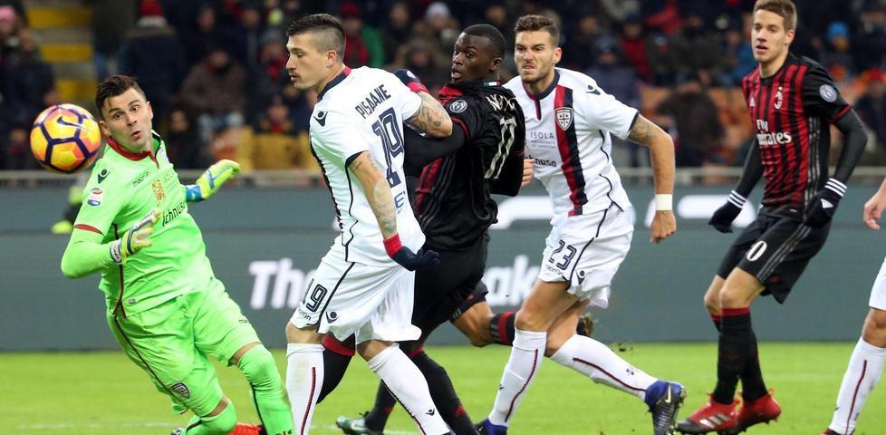 Lapadula sveglia Bacca Il Milan piega il Cagliari 