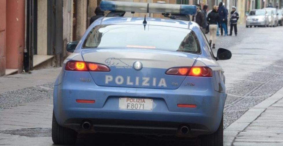 Sassari, in giro con un manganello: denunciata 38enne 