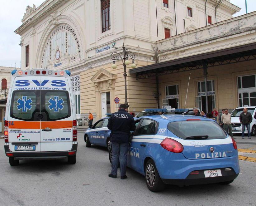 Ragazza aggredita e rapinata in stazione, due arresti 