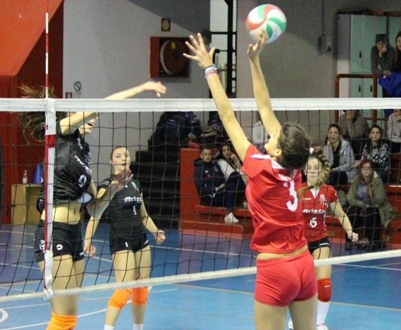 Ariete perfetta per due set, poi perde un punto 