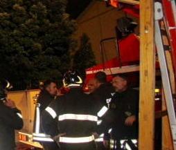 Si incendia la bombola di una stufa Evacuato palazzo
