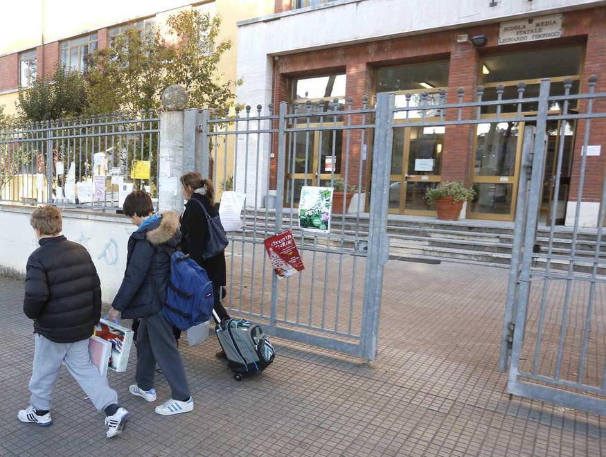 Scuola, rientro al freddo genitori e alunni in rivolta 