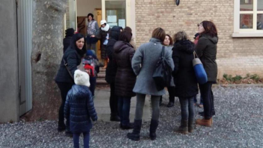 Con i termosifoni caldi gli alunni tornati in classe